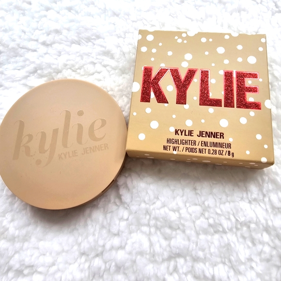 🎉BRAND NEW, NEVER USED!🎉EXCLUSIVE LIMITED EDITION🎉 Kylie Cosmetics Highlighte - Picture 7 of 9